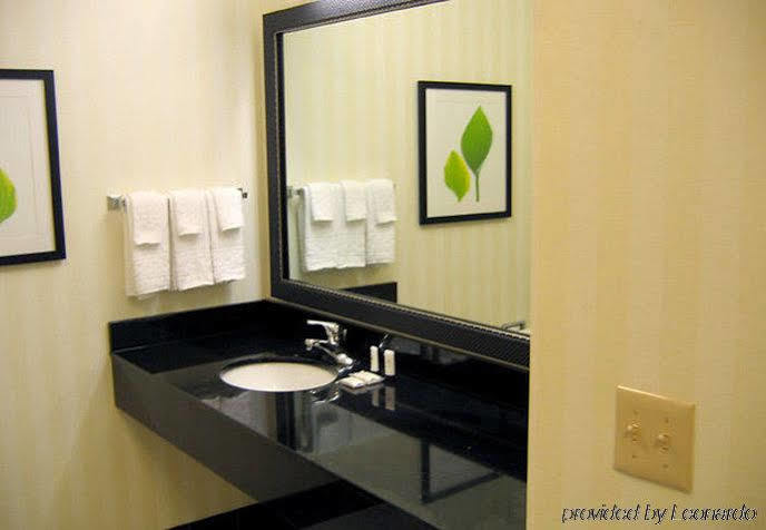 Fairfield Inn And Suites By Marriott Tampa North Temple Terrace Eksteriør bilde
