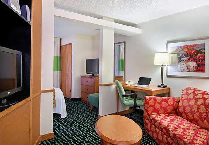 Fairfield Inn And Suites By Marriott Tampa North Temple Terrace Eksteriør bilde